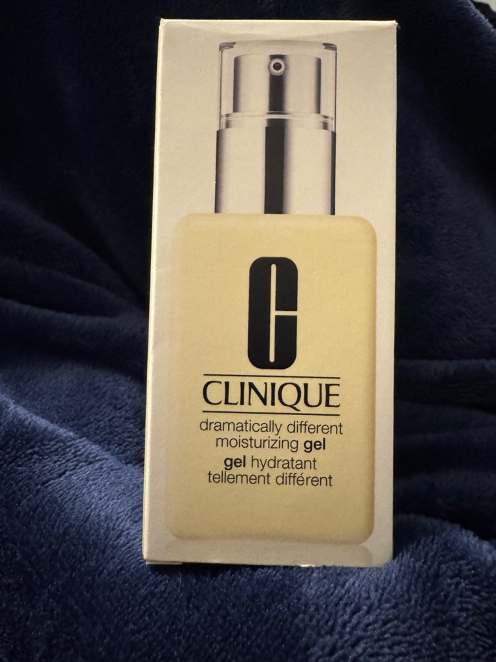 Clinique Dramatically Different Moisturizing Gel - Pale Yellow Bottle